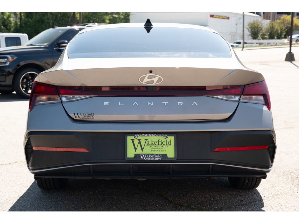 Used 2024 Hyundai Elantra SEL image 7
