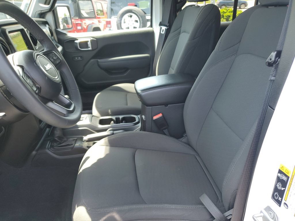 Certified 2023 Jeep Wrangler Unlimited AWD/4WD image 16
