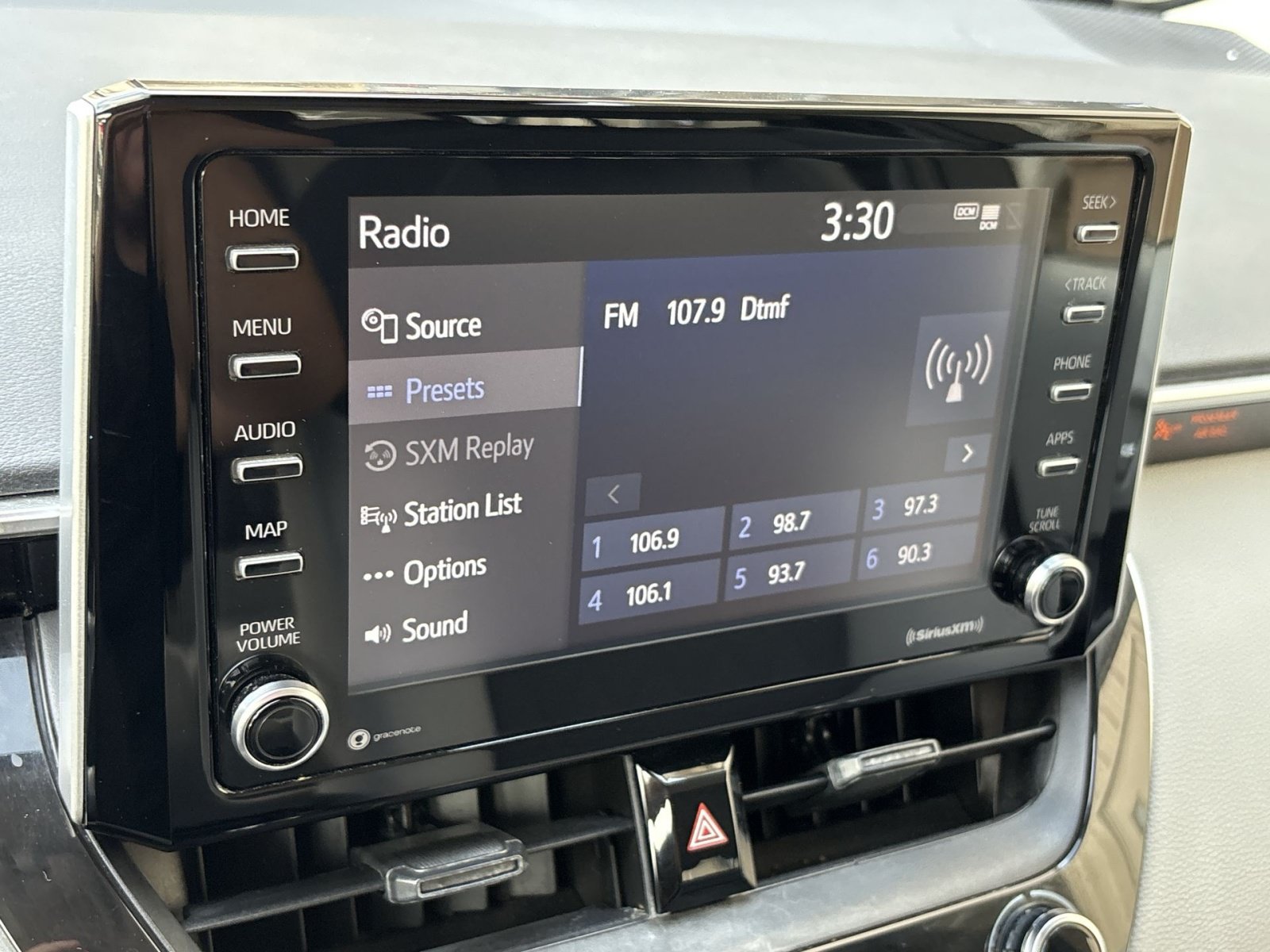 Used 2021 Toyota Corolla LE FWD image 18