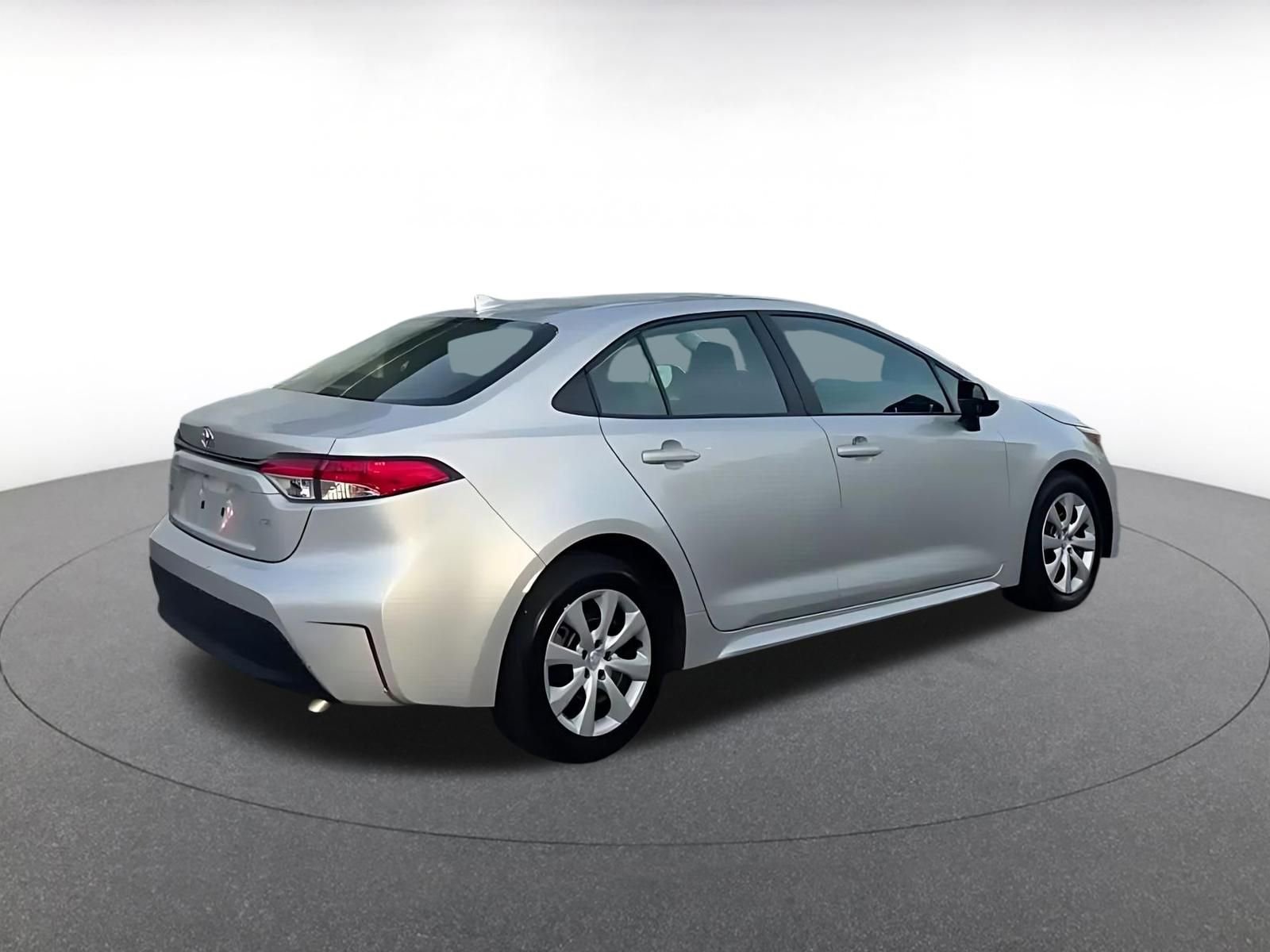 Used 2025 Toyota Corolla LE image 15