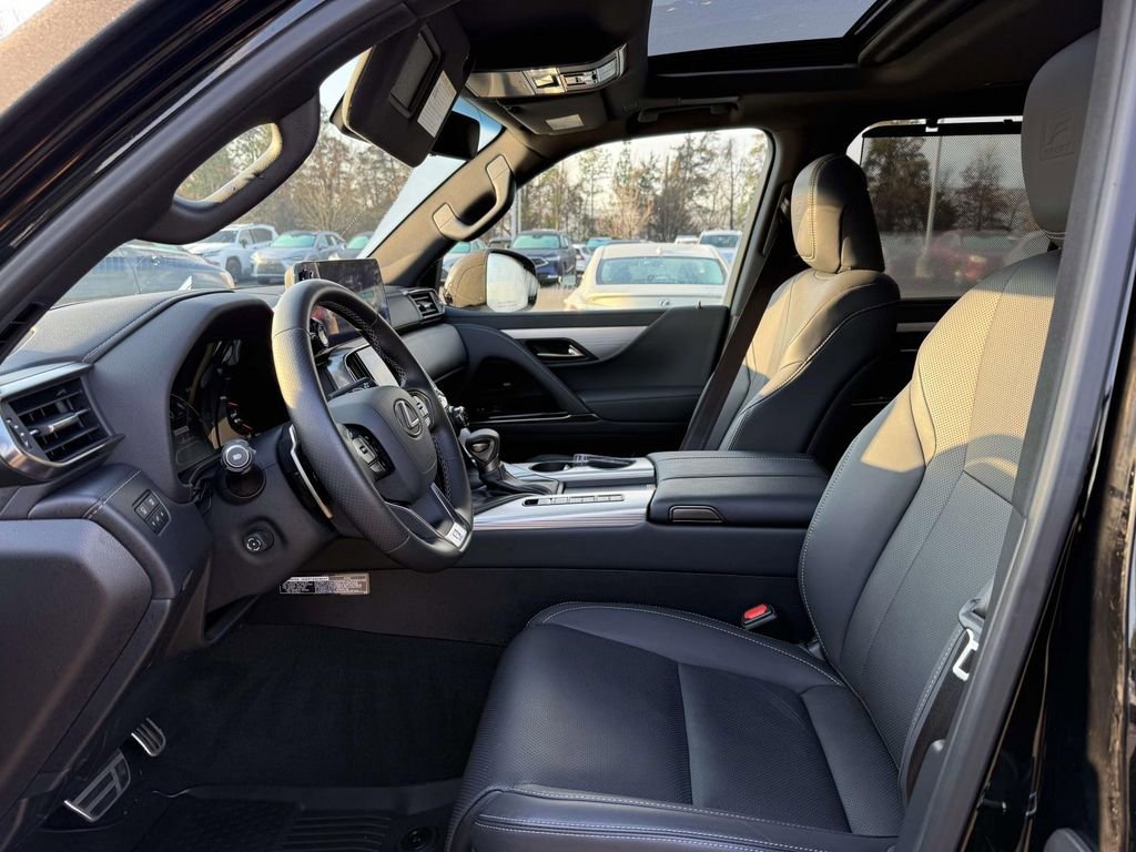Used 2024 Lexus LX 600 F Sport image 13