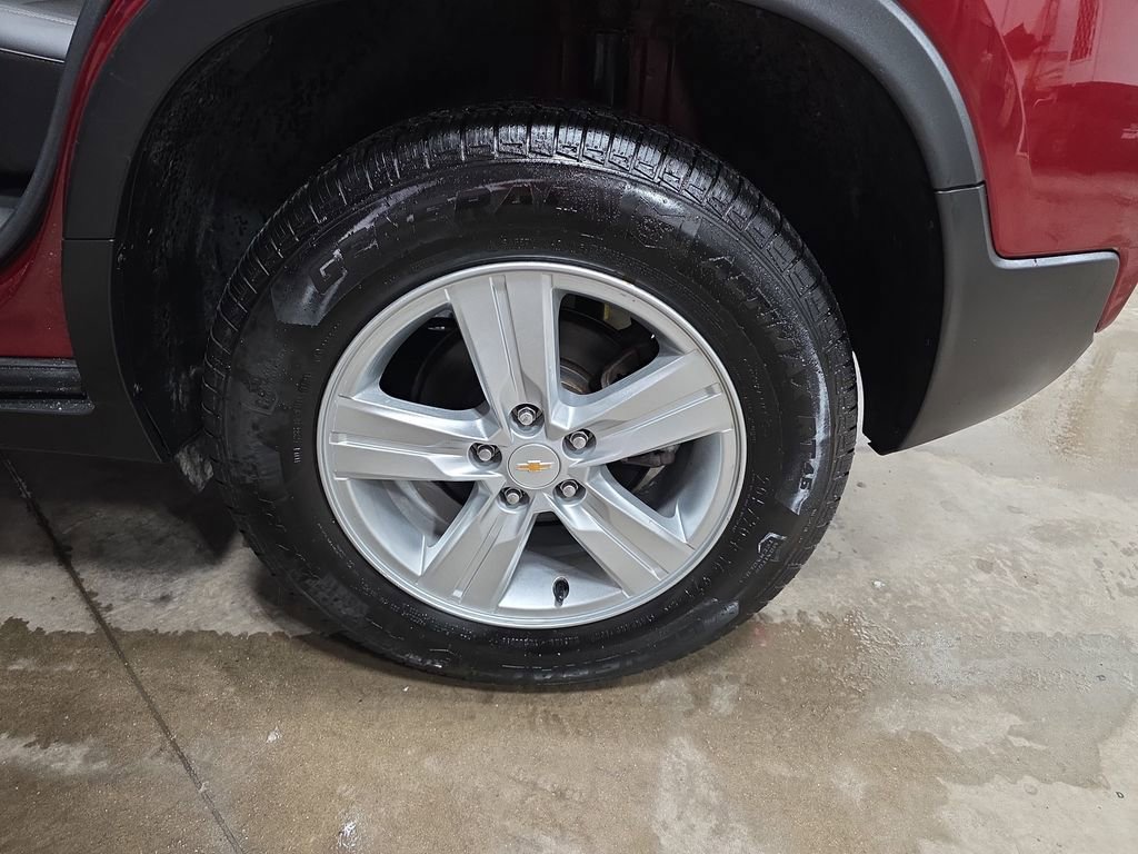 Certified 2022 Chevrolet Trax LT w/ LT Convenience Package image 35