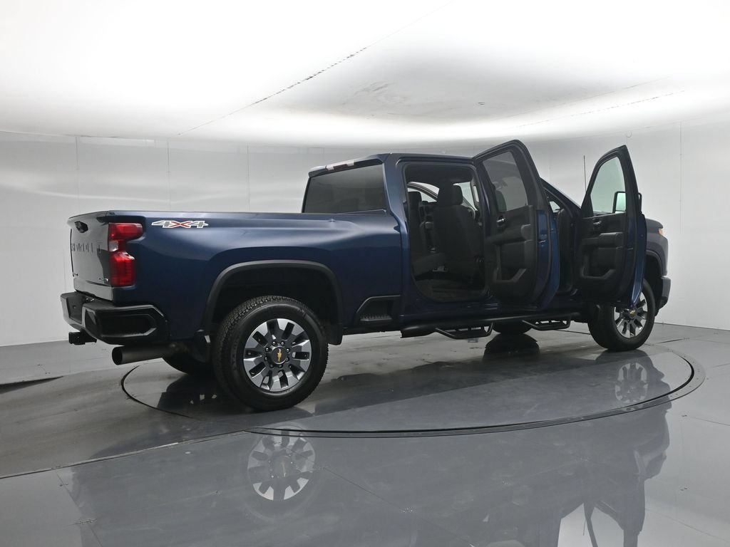 Used 2022 Chevrolet Silverado 2500 Custom w/ Custom Value Package AWD/4WD image 6