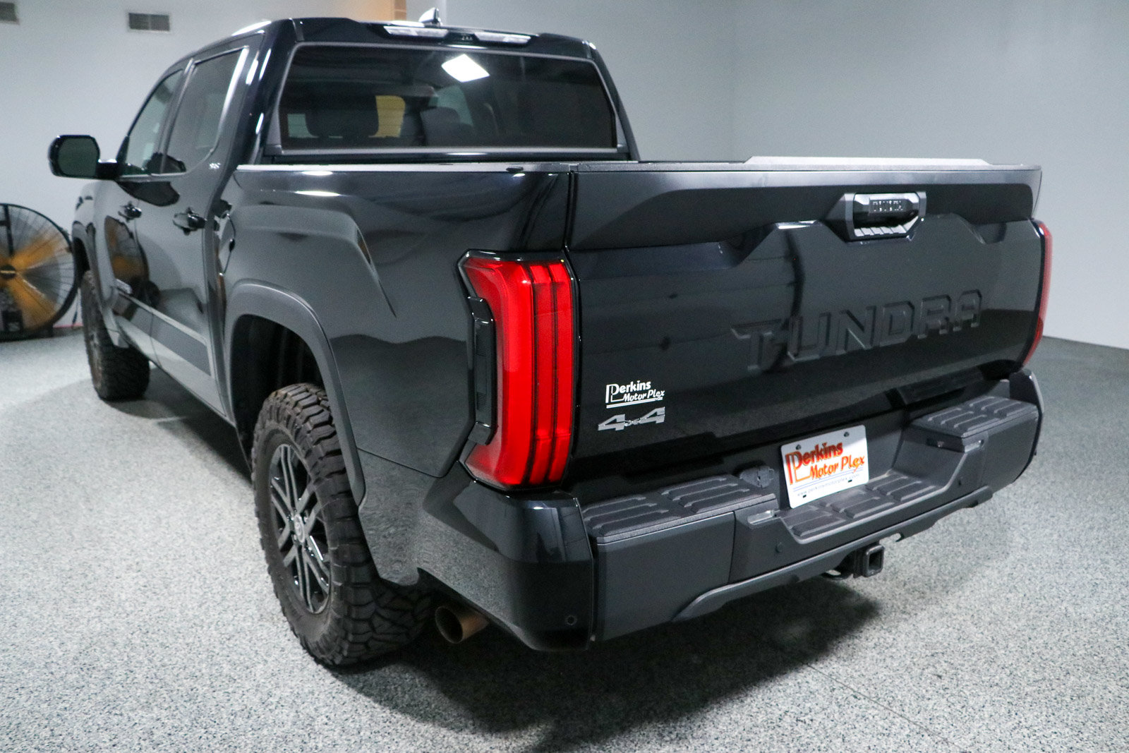 Used 2024 Toyota Tundra SR5 w/ SR5 Convenience Package AWD/4WD image 8