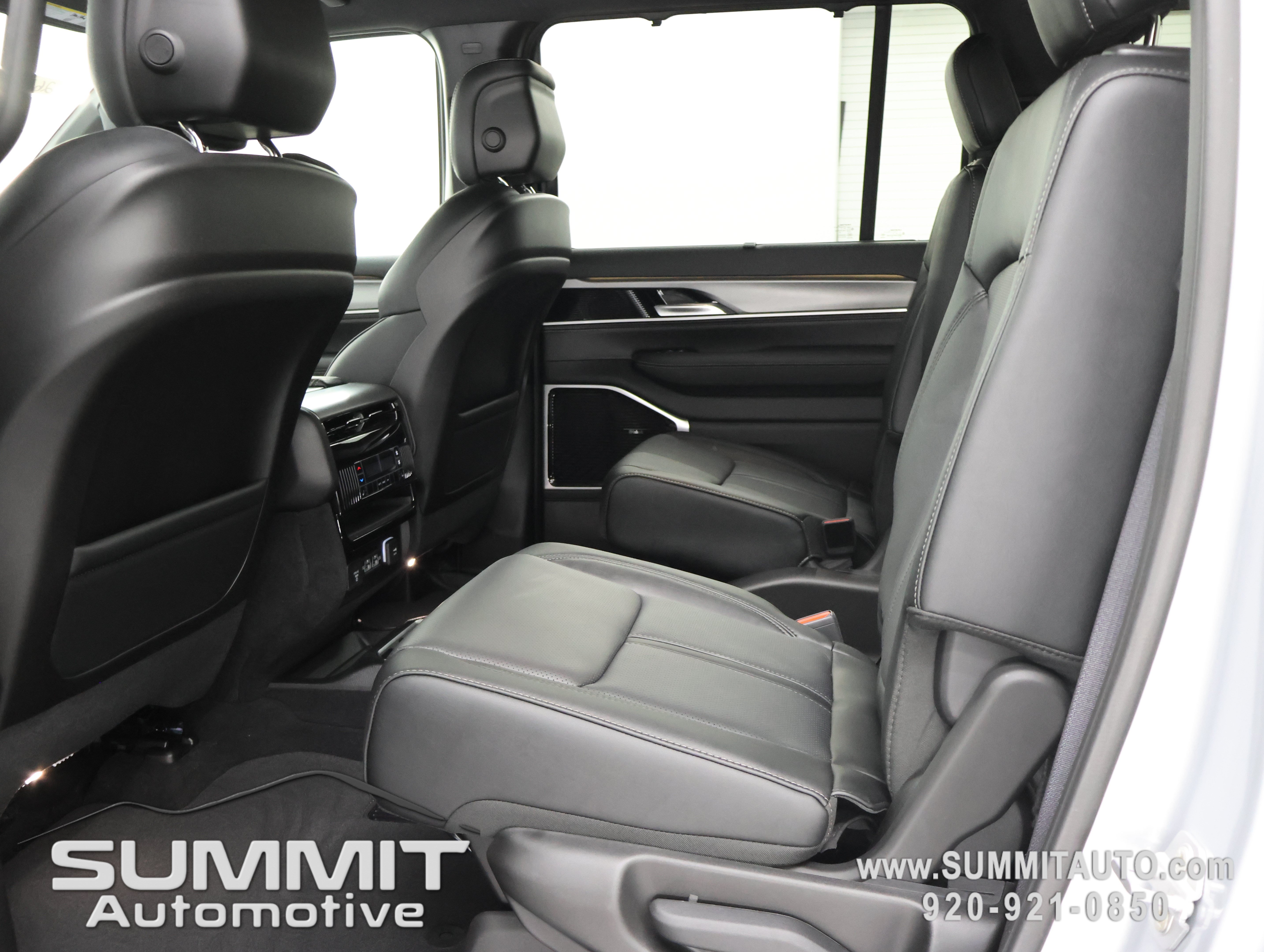 New 2026 Jeep Grand Wagoneer L Limited AWD/4WD image 8