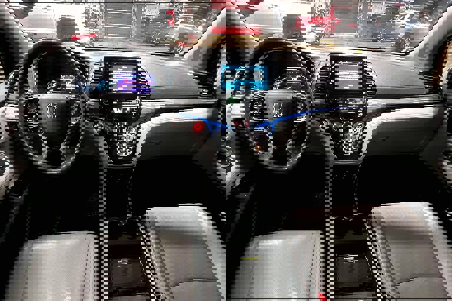 Used 2023 Honda Odyssey Elite image 15