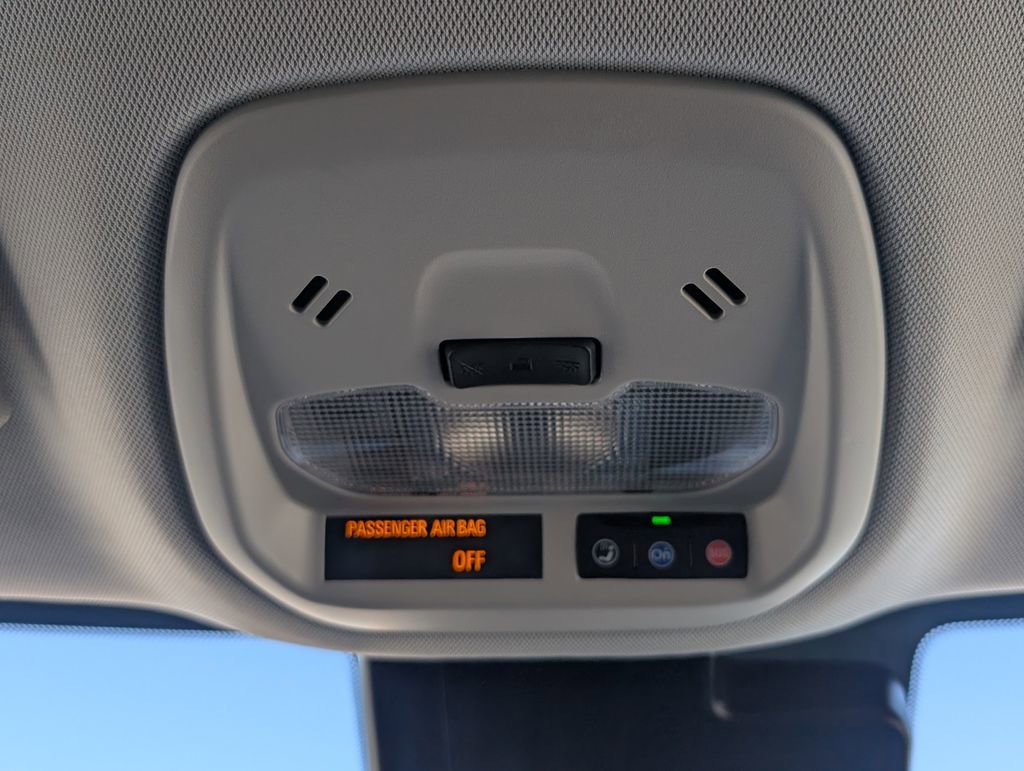 Certified 2025 Chevrolet Trax LT FWD image 20