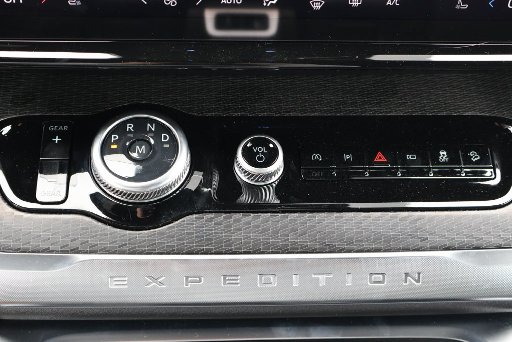 New 2026 Ford Expedition Max Platinum w/ Stealth Appearance Package AWD/4WD image 13