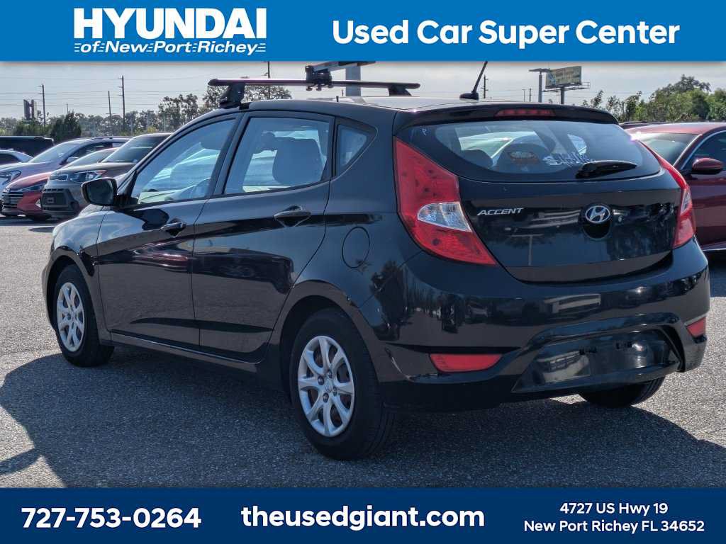 Used 2013 Hyundai Accent GS FWD image 3