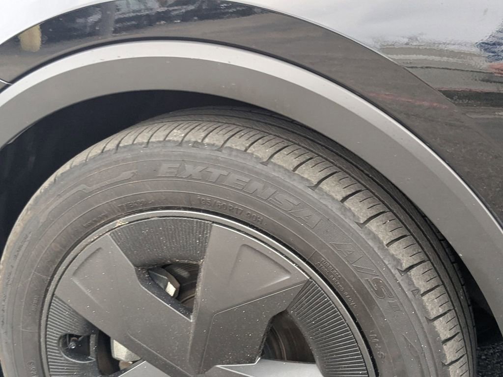 Used 2025 Toyota Prius LE image 30