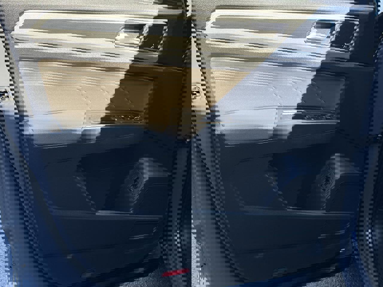 Used 2022 Volkswagen Atlas Cross Sport SEL Premium R-Line image 7