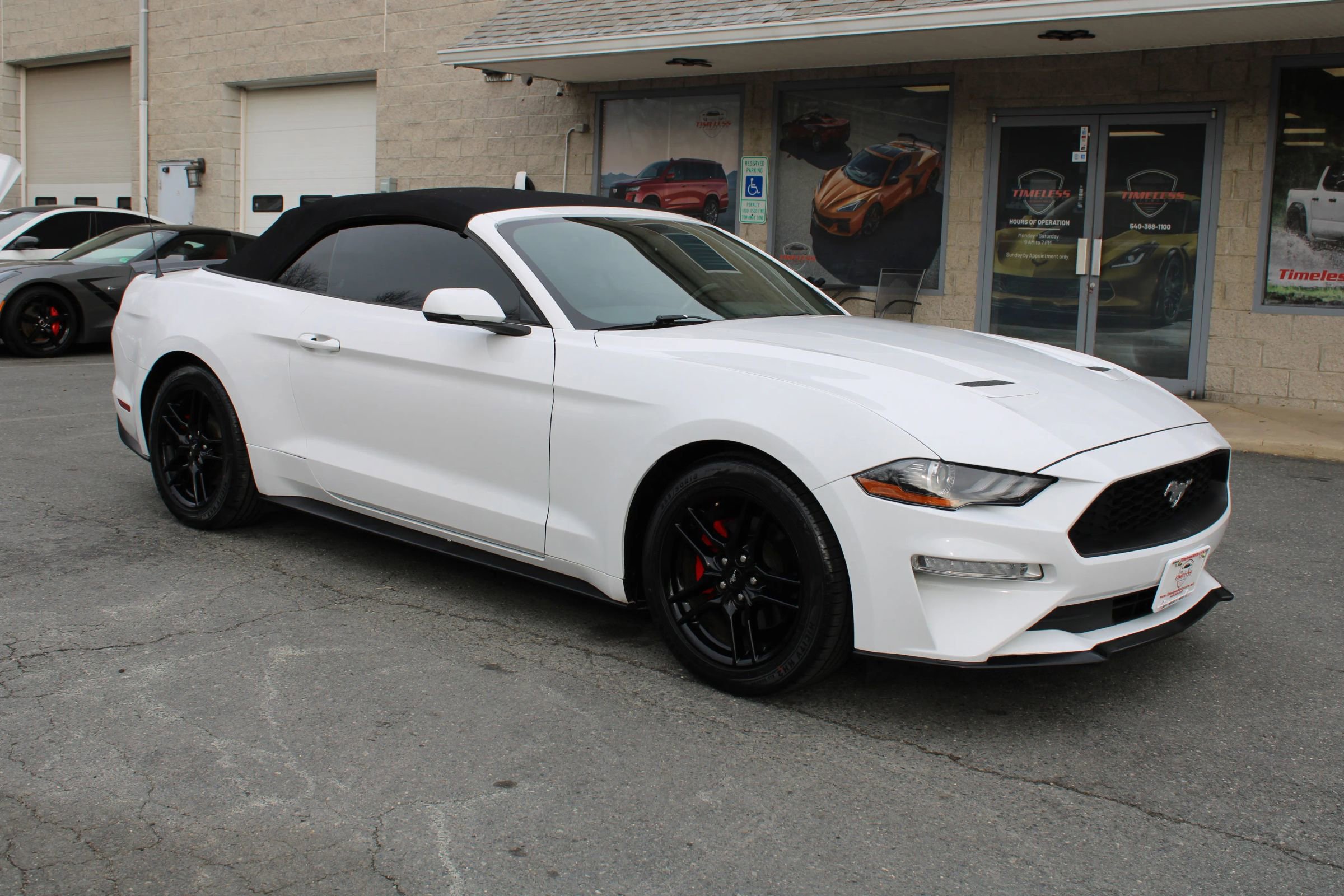 Used 2019 Ford Mustang Premium image 3