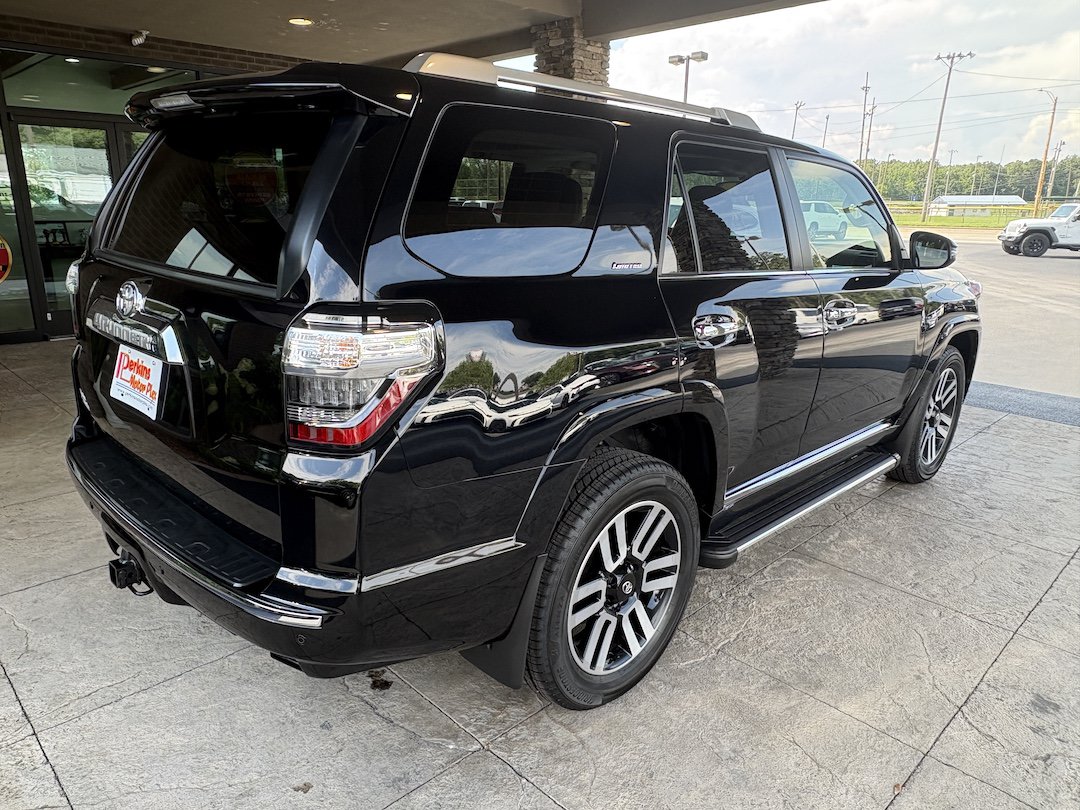 Used 2023 Toyota 4Runner Limited AWD/4WD image 6