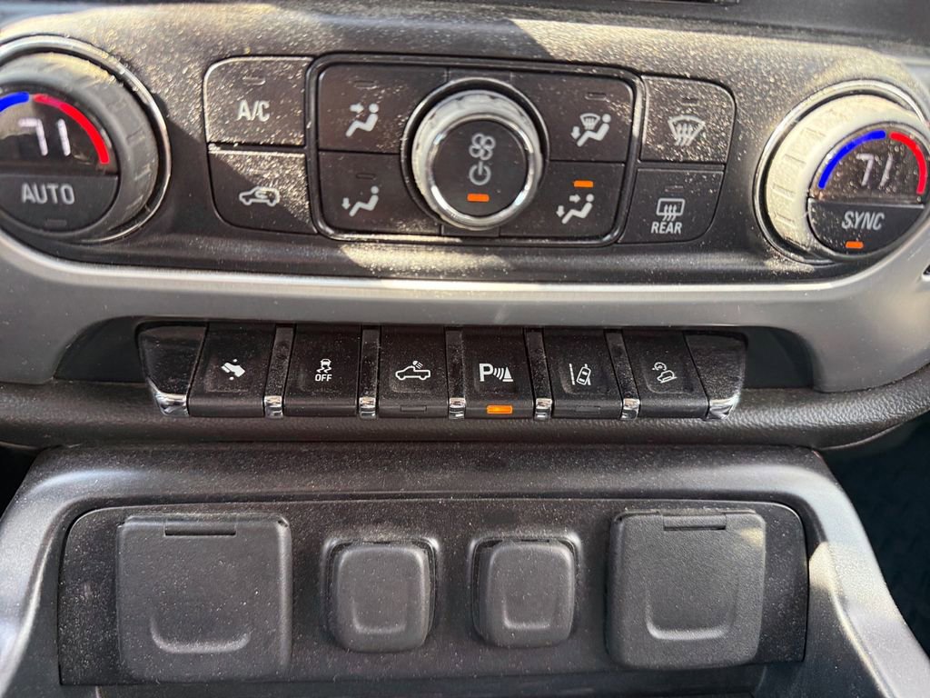 Used 2015 GMC Sierra 1500 SLT w/ SLT Crew Cab Value Package image 33