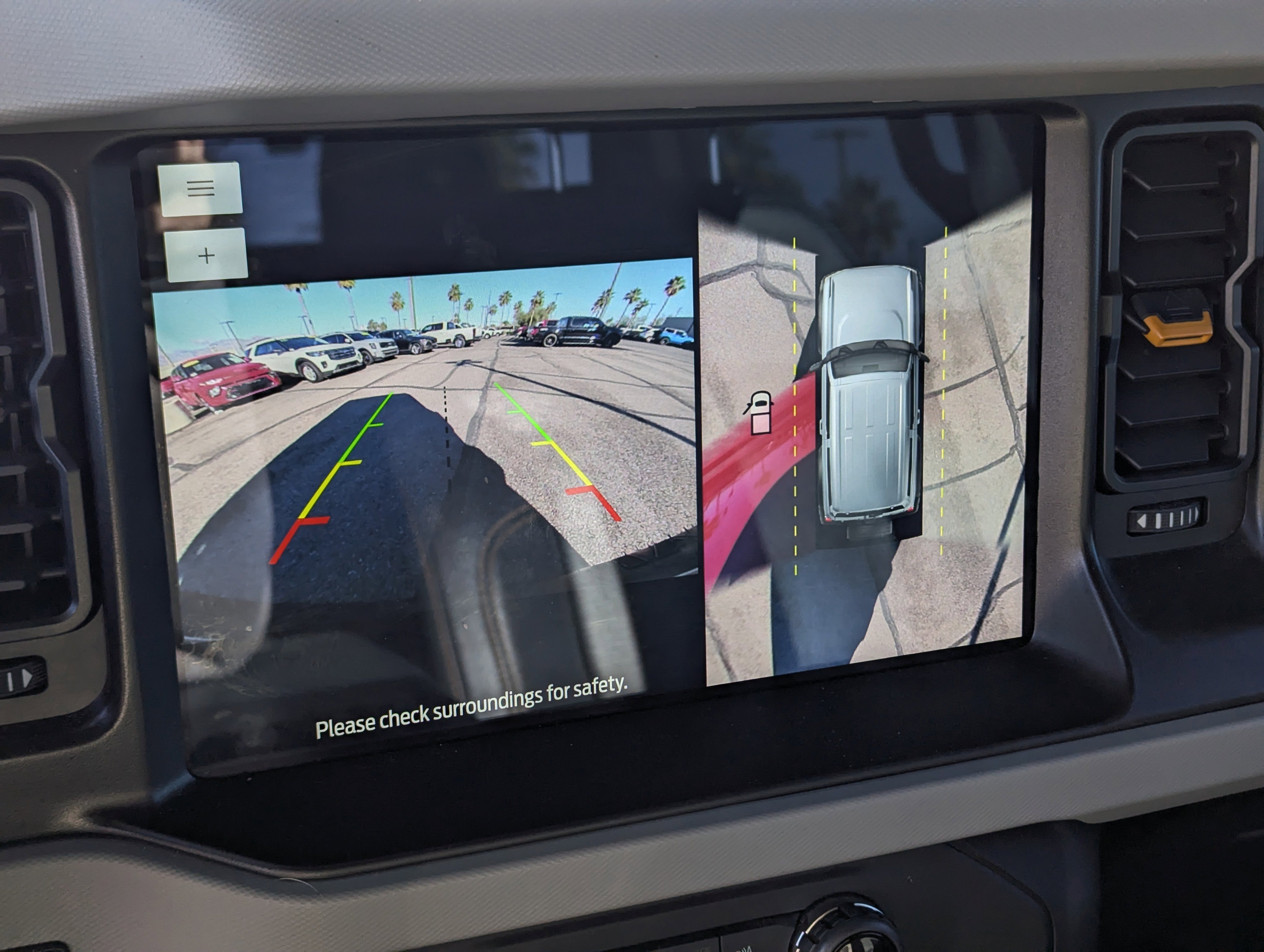 Used 2023 Ford Bronco Badlands image 11