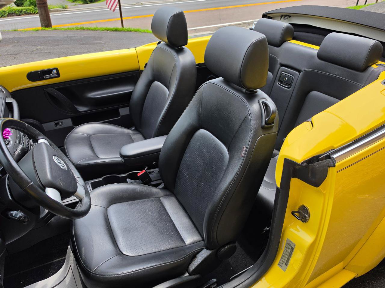 Used 2008 Volkswagen Beetle SE FWD image 38