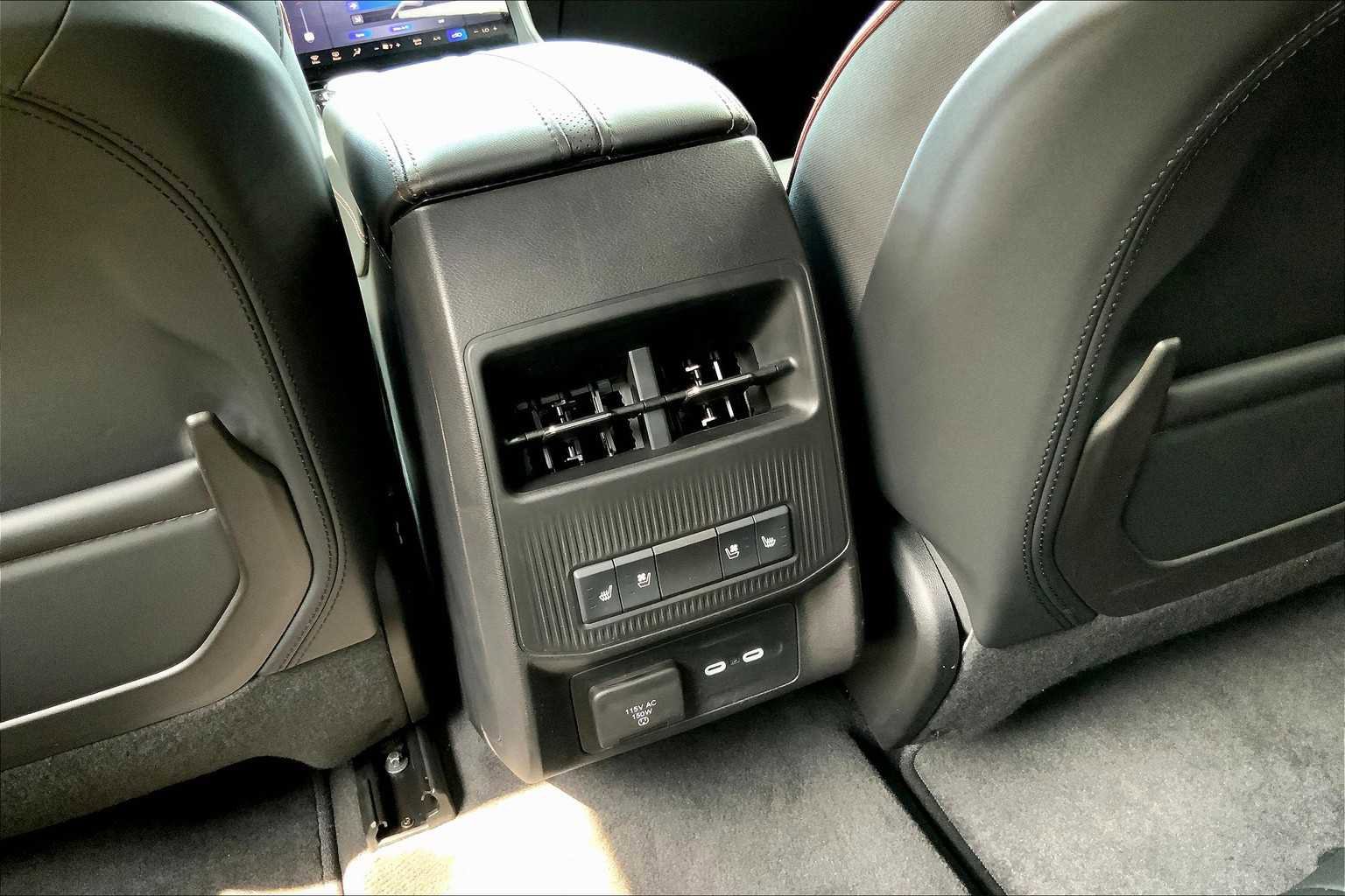 Used 2024 Jeep Wagoneer Launch Edition image 67