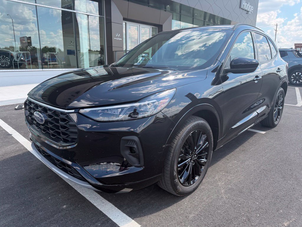 Used 2025 Ford Escape ST-Line Elite AWD/4WD image 2