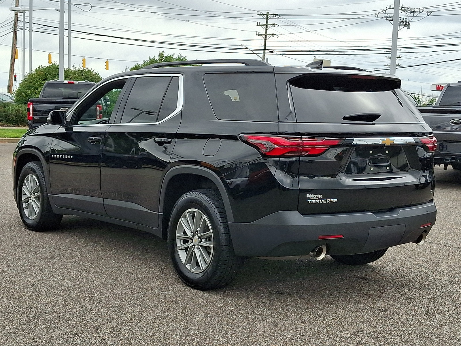 Used 2023 Chevrolet Traverse LT FWD image 7