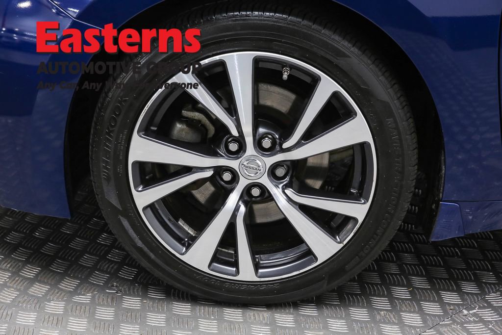 Used 2016 Nissan Maxima Platinum w/ Interior Lighting Package image 36