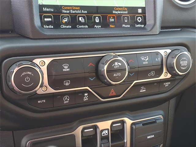 Used 2021 Jeep Gladiator Overland image 12