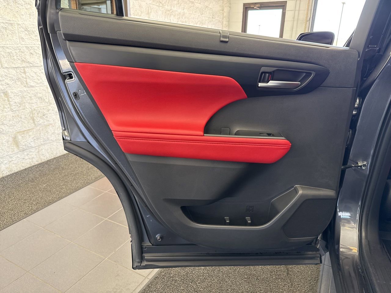 Used 2025 Toyota Highlander XSE image 43