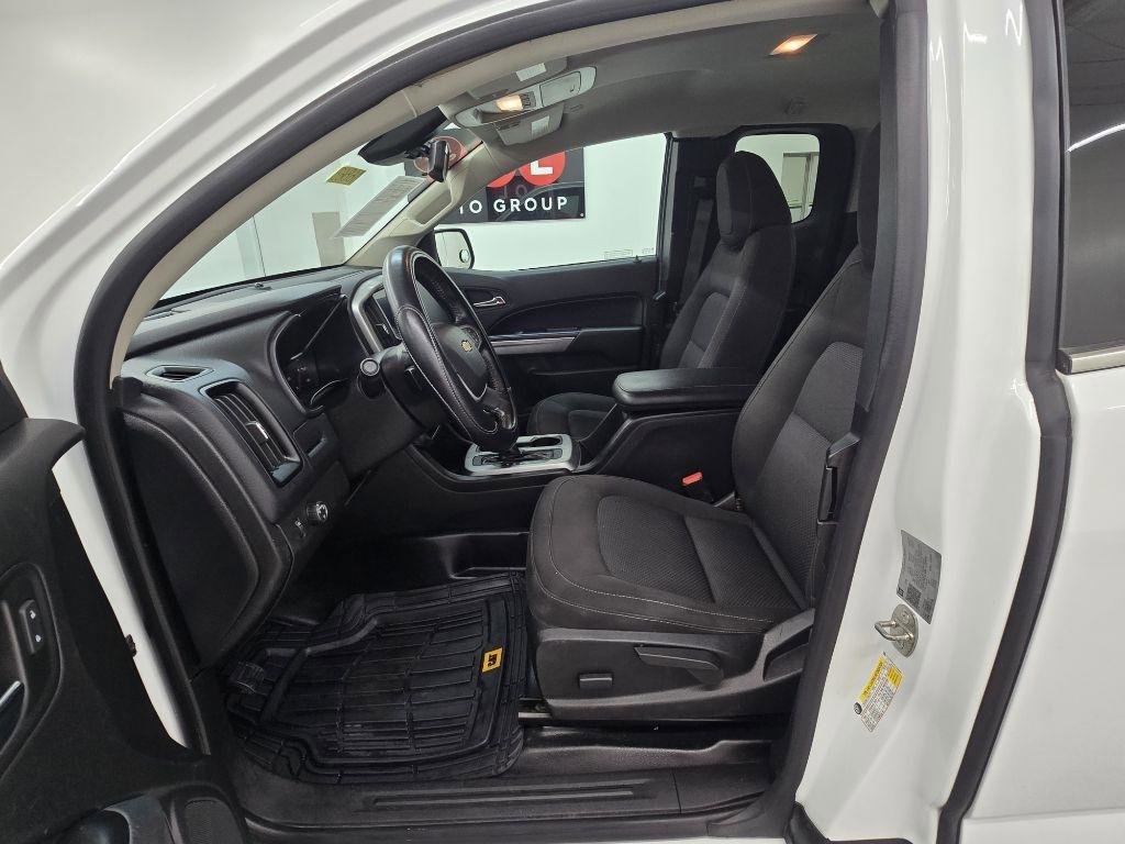 Used 2020 Chevrolet Colorado LT w/ Safety Package RWD image 15