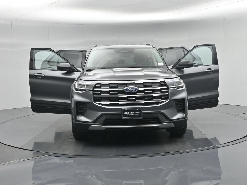 New 2026 Ford Explorer Active RWD image 30