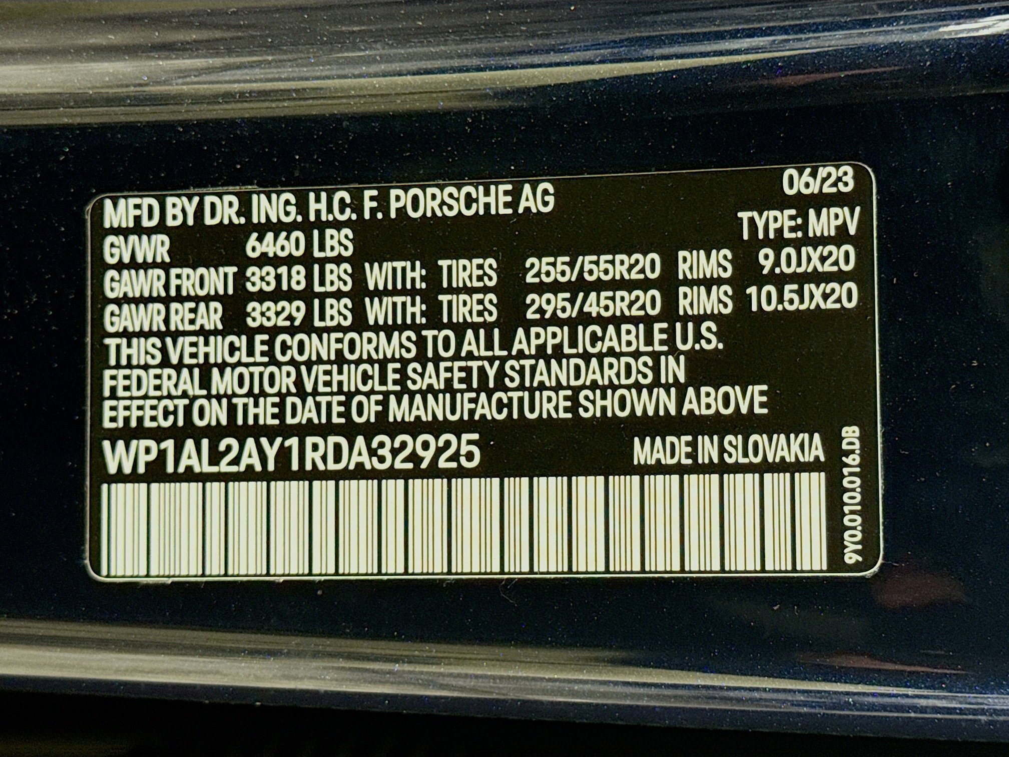 Certified 2024 Porsche Cayenne S image 33