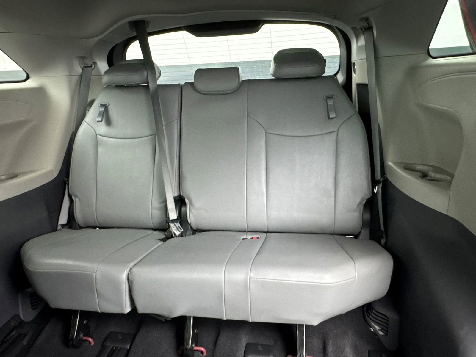 Used 2023 Toyota Sienna XLE AWD/4WD image 52