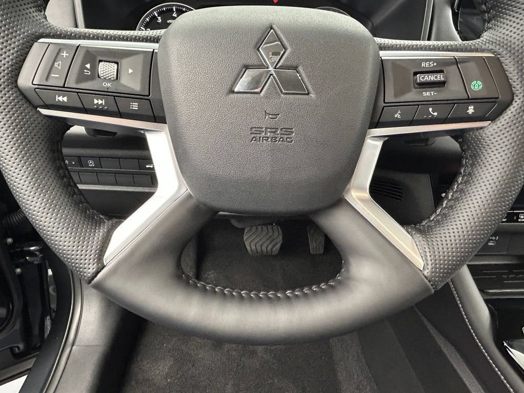New 2026 Mitsubishi Outlander SE AWD/4WD image 32