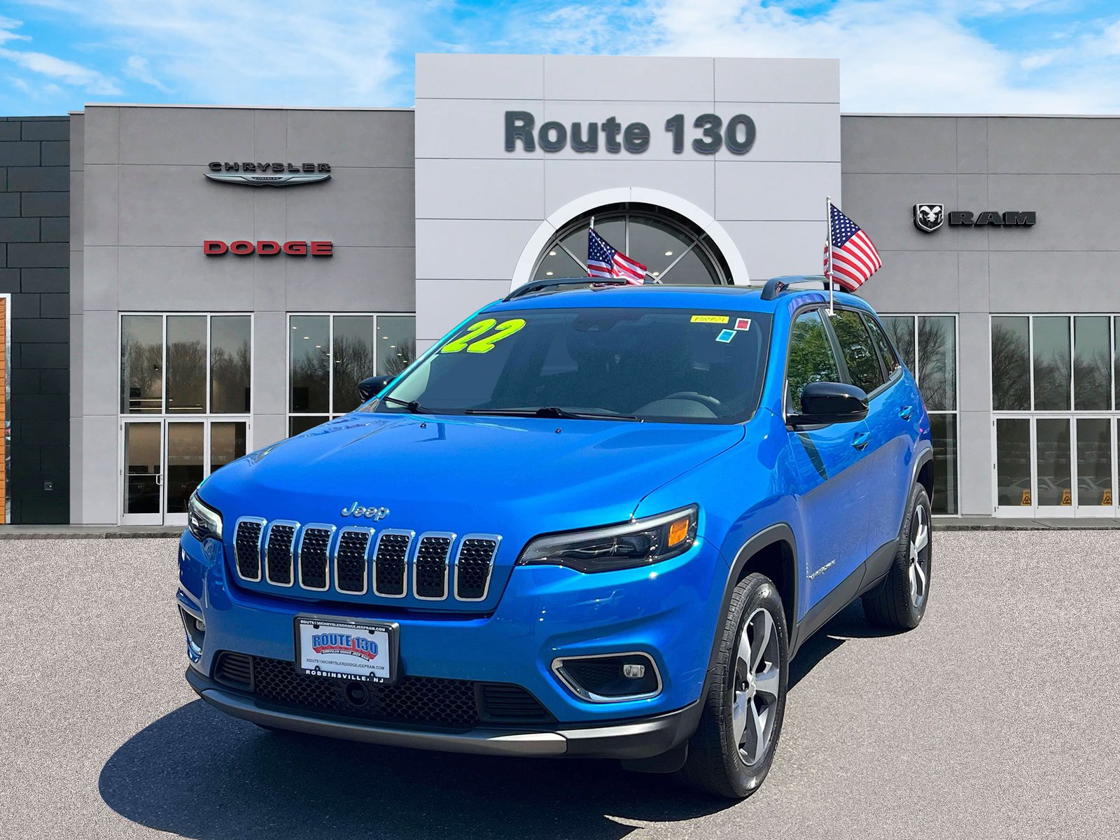 Used 2022 Jeep Cherokee Limited AWD/4WD image 2