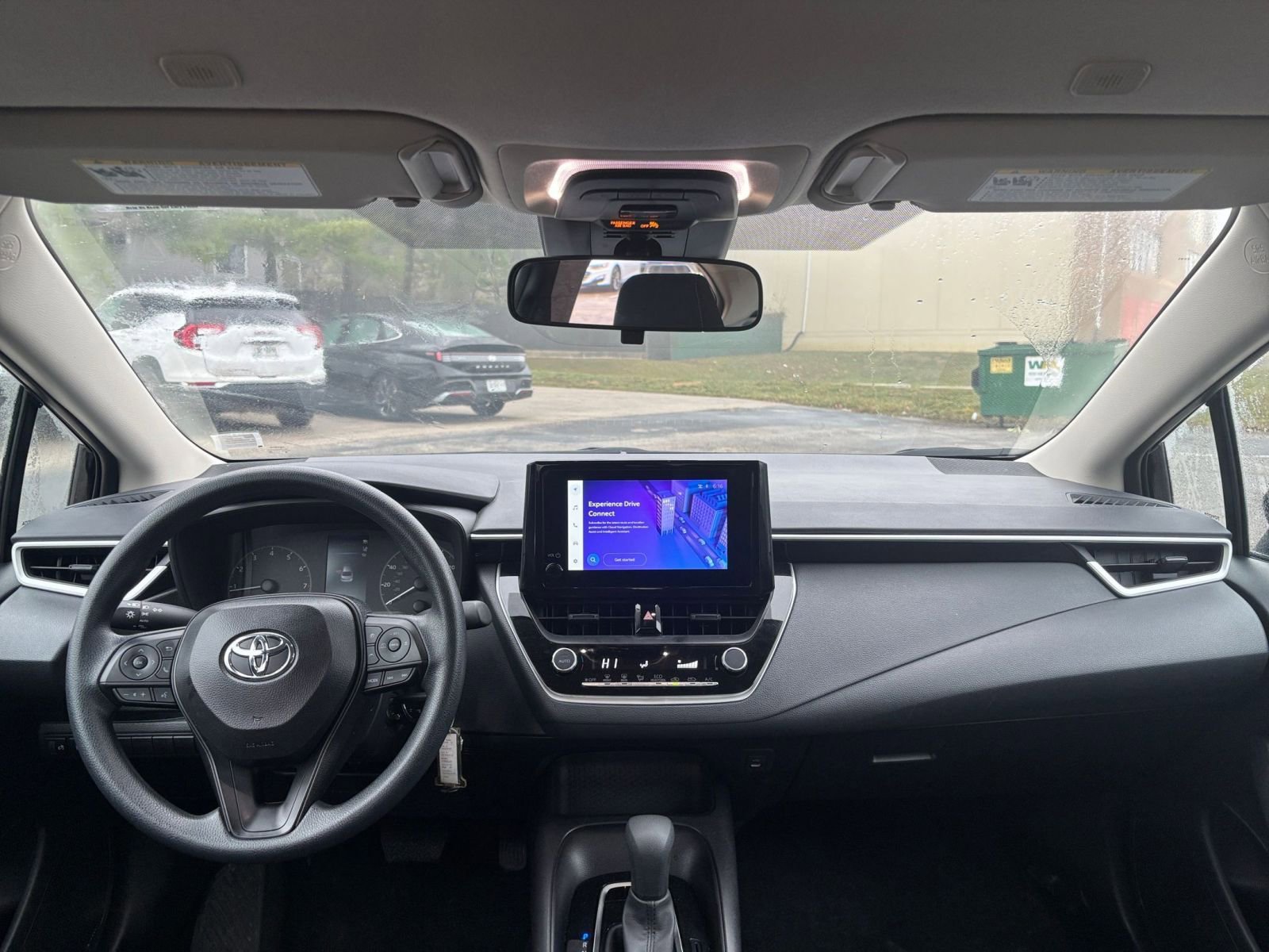 Used 2025 Toyota Corolla LE image 31