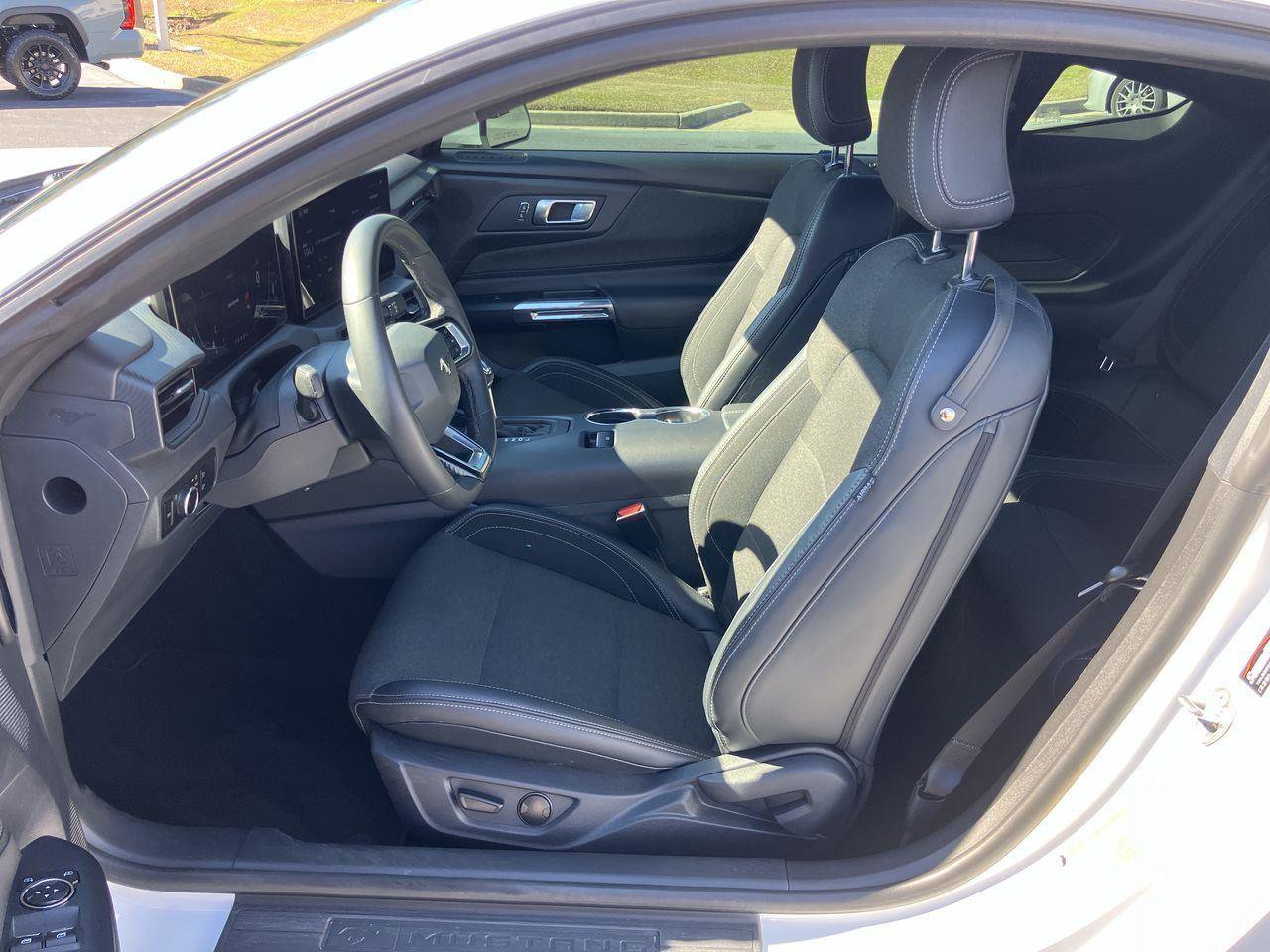 Used 2024 Ford Mustang Coupe image 12