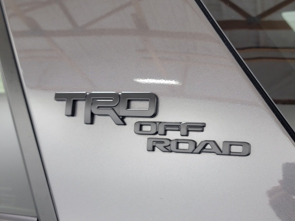 Certified 2022 Toyota 4Runner TRD Off-Road Premium w/ TRD Black Wheel Package (TMS) AWD/4WD image 10