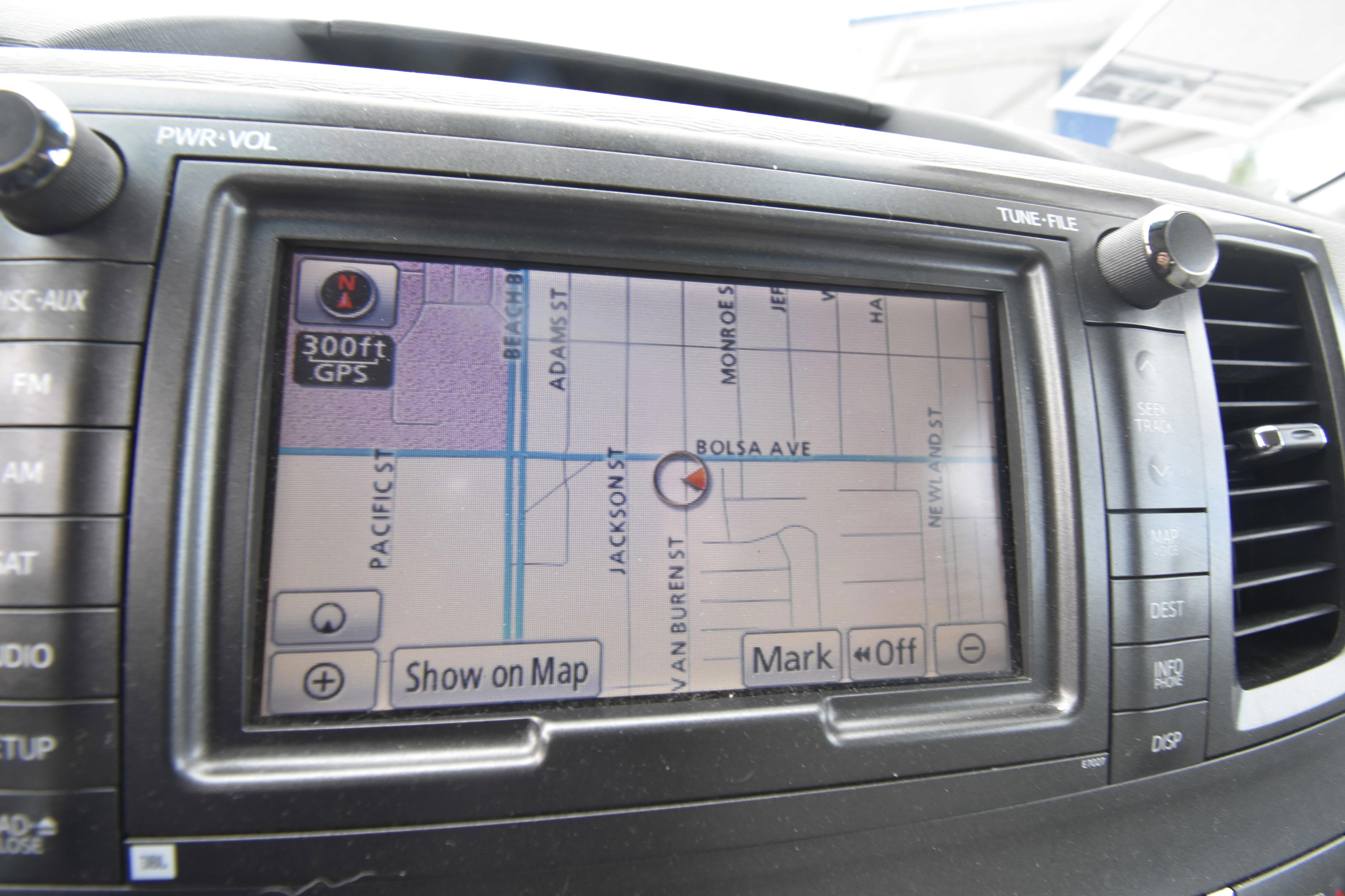 Used 2012 Toyota Sienna XLE w/ XLE Navigation Pkg AWD/4WD image 12