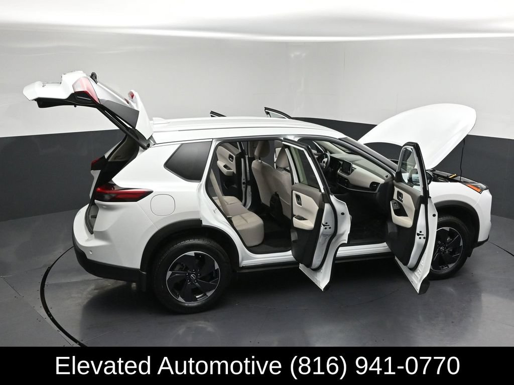 Used 2024 Nissan Rogue SV AWD/4WD image 34