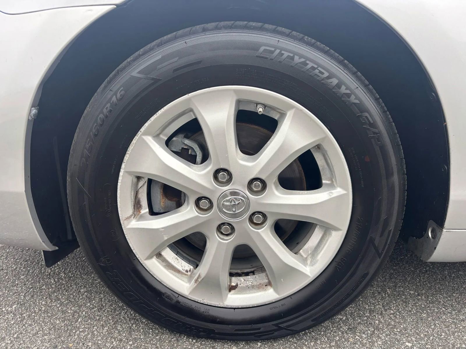 Used 2010 Toyota Camry LE image 13