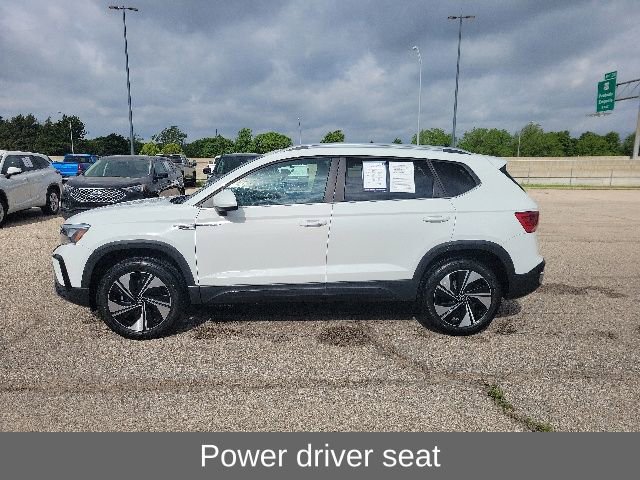 Used 2023 Volkswagen Taos SE AWD/4WD image 3