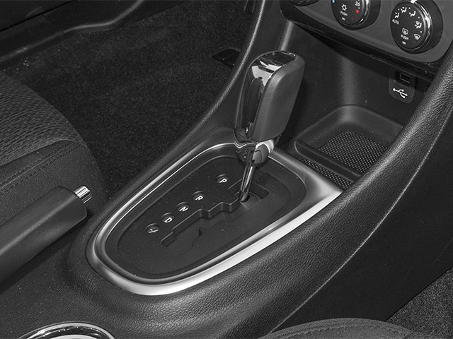 Used 2013 Chrysler 200 Limited FWD image 13