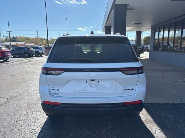 New 2025 Jeep Grand Cherokee Limited w/ Black Appearance Package image 10