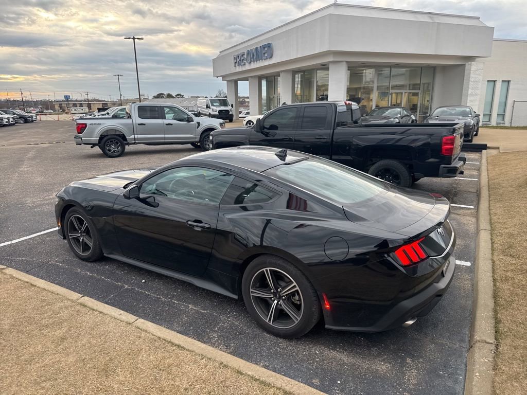 Used 2024 Ford Mustang Coupe image 10