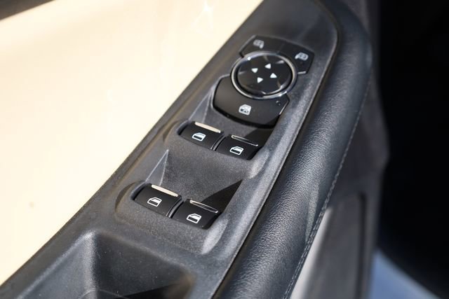 Used 2020 Ford Edge SE image 18