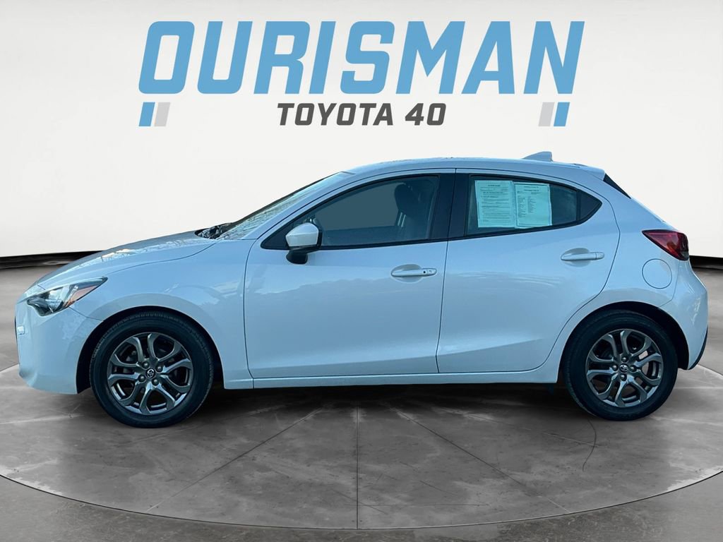 Used 2020 Toyota Yaris LE image 3