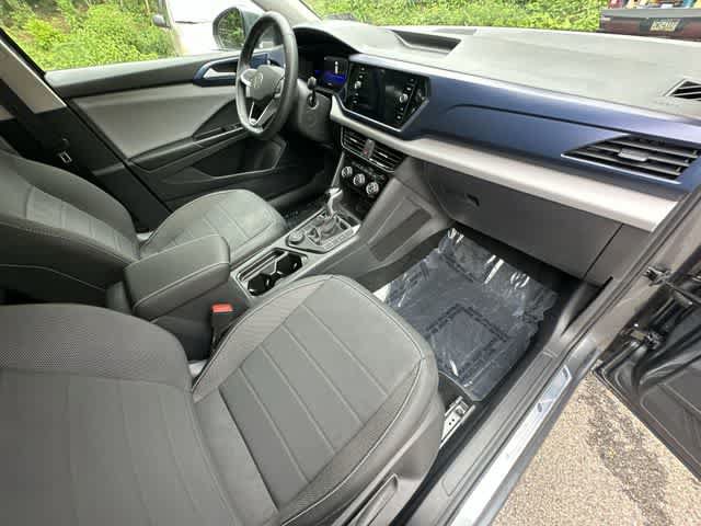 Used 2023 Volkswagen Taos SE w/ Panoramic Sunroof Package AWD/4WD image 19