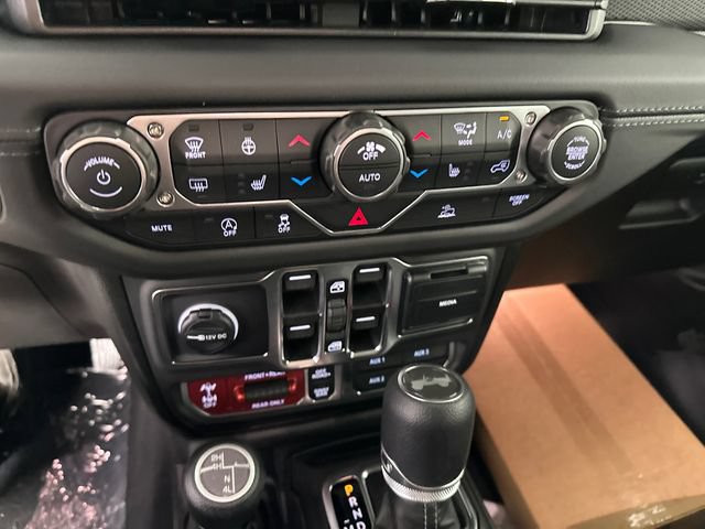 New 2026 Jeep Wrangler Unlimited Rubicon AWD/4WD image 30