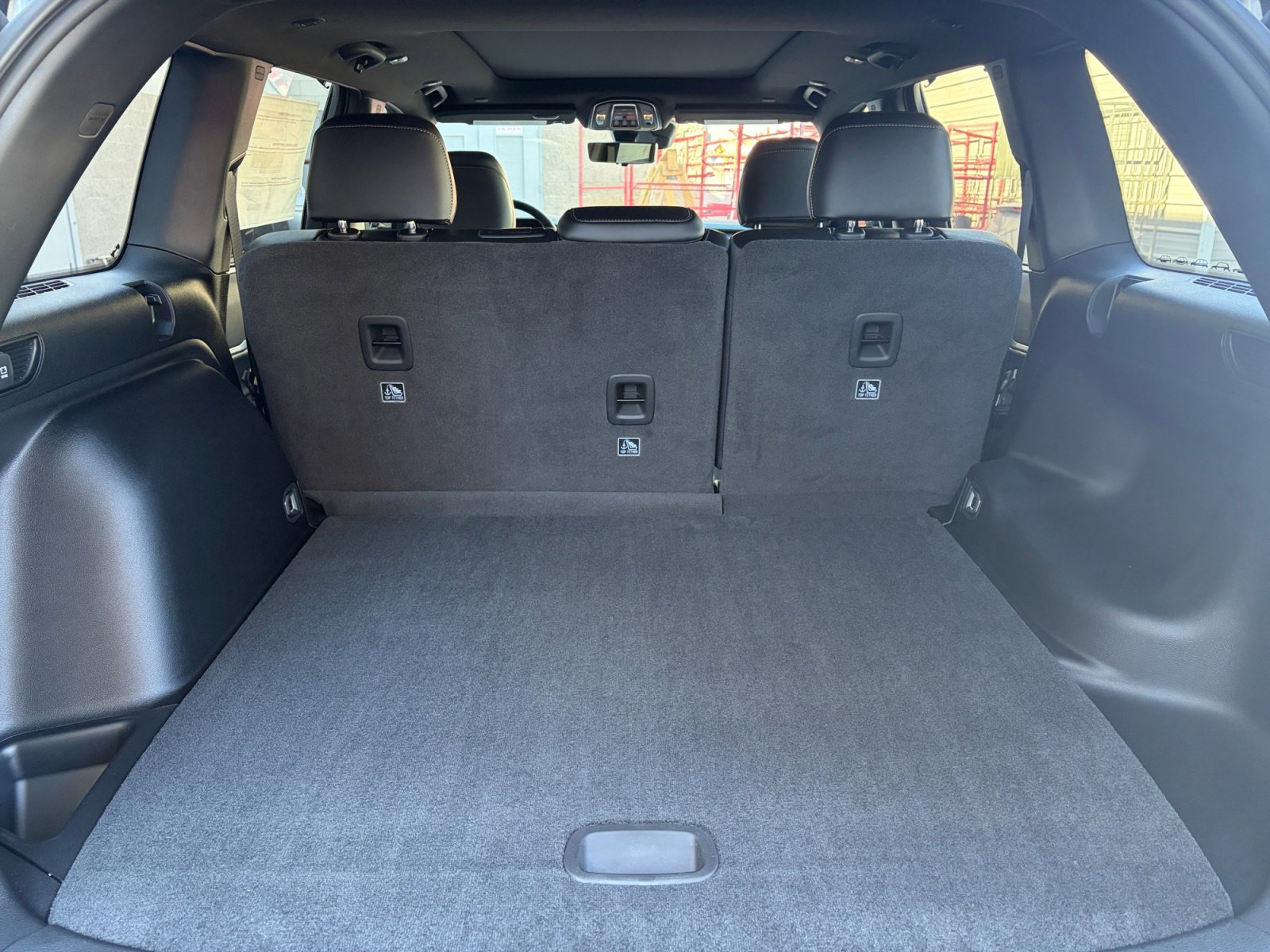 New 2025 Jeep Grand Cherokee Limited w/ Luxury Tech Group II image 28