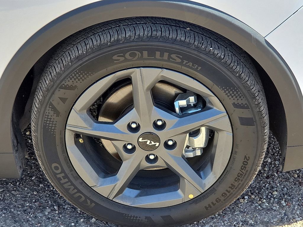 Used 2026 Kia K4 LXS image 11