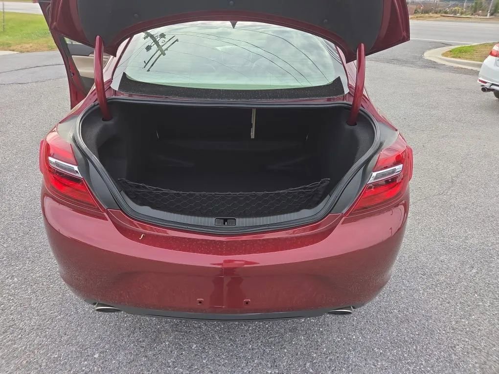 Used 2016 Buick Regal image 18