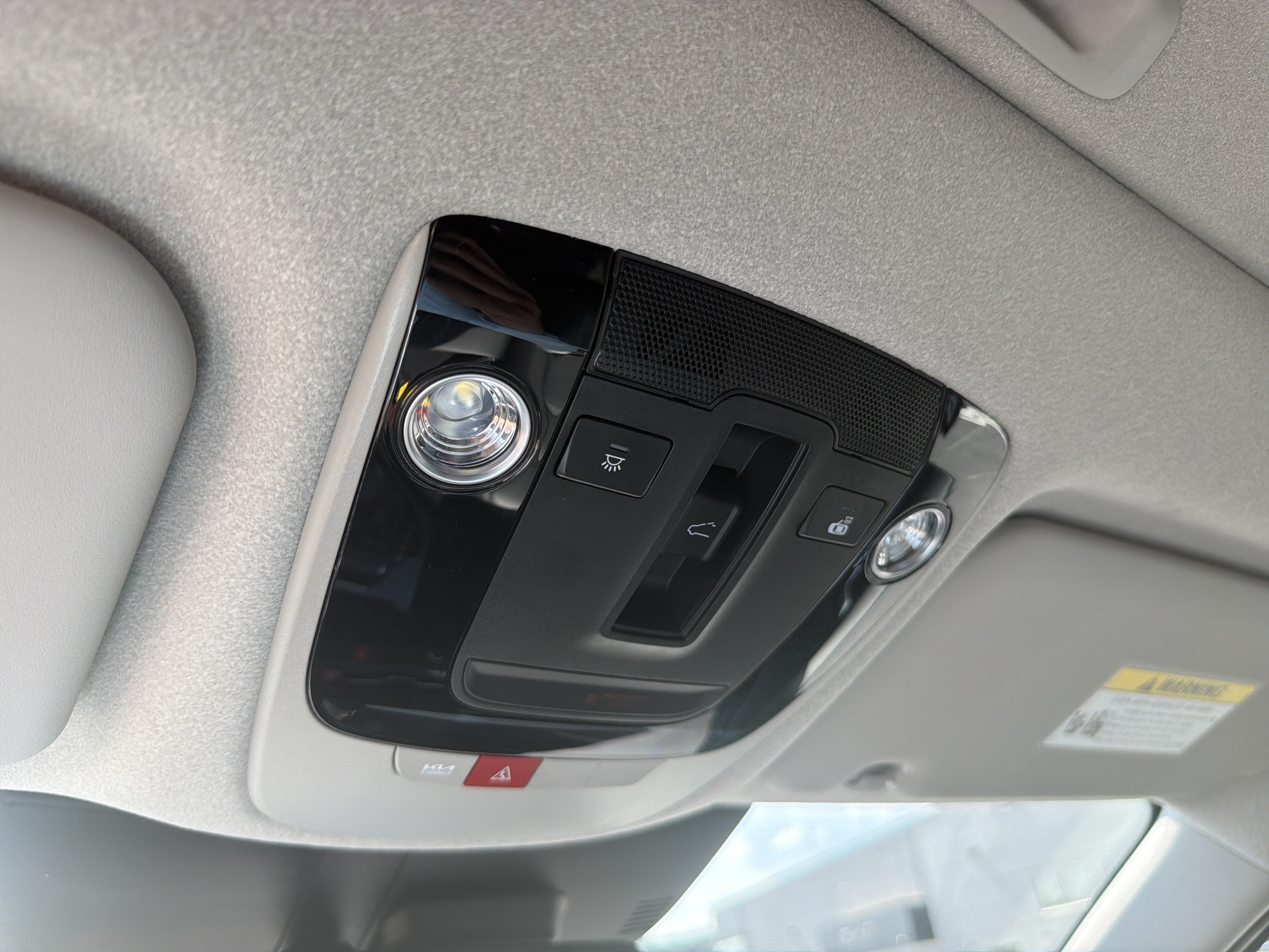 Certified 2025 Kia Niro FWD image 31
